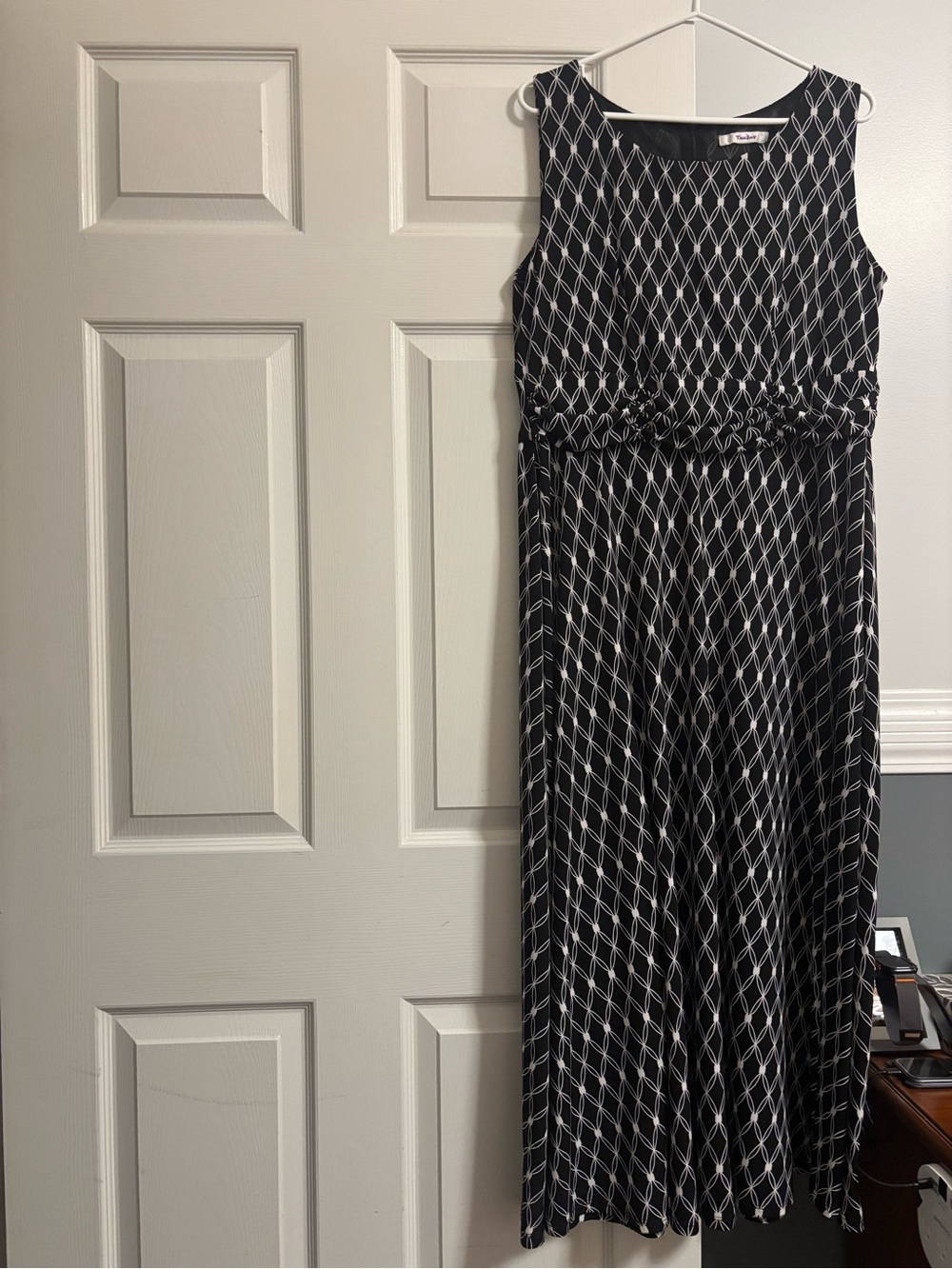 TanJay Black and White Geometric Sleeveless Maxi Dress